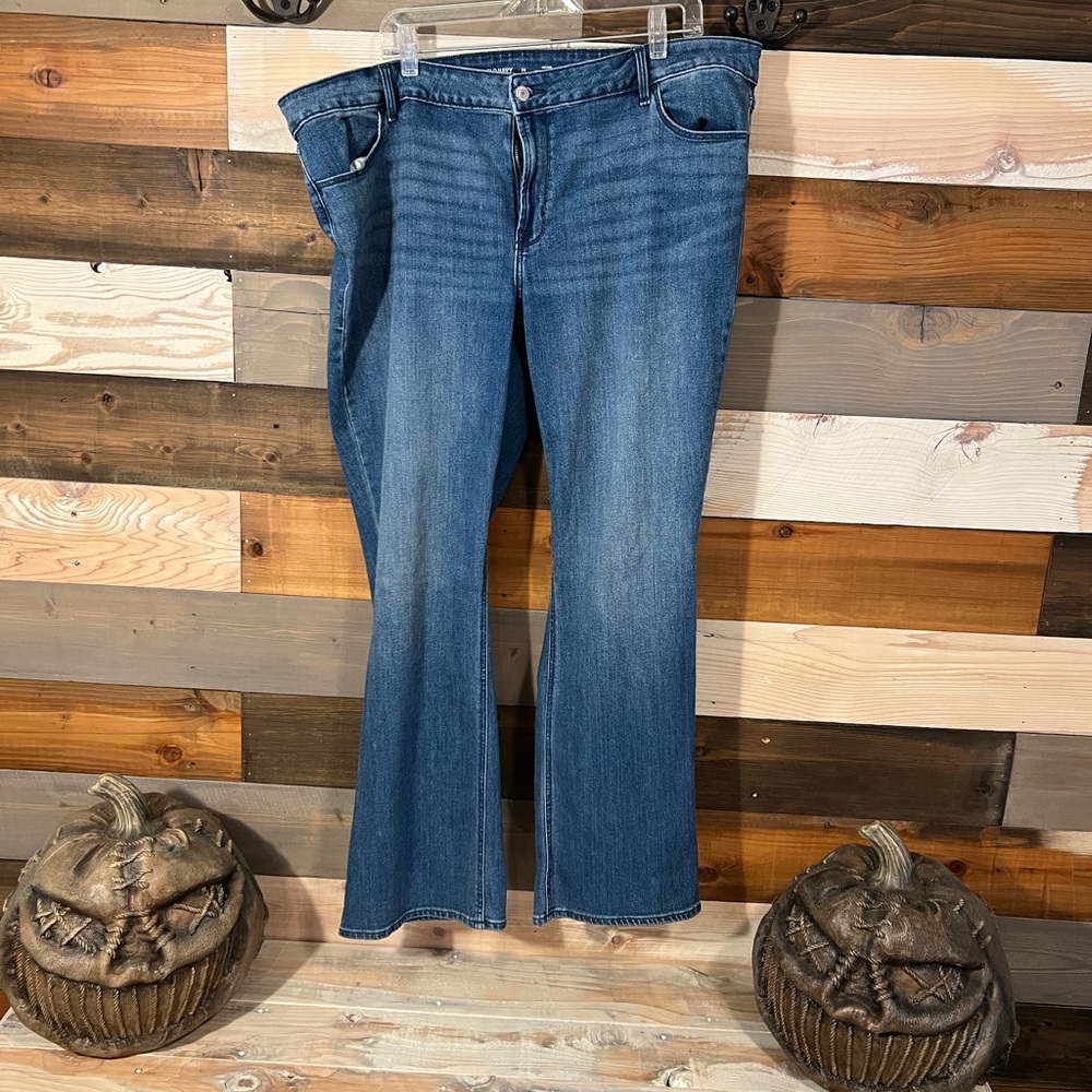 Old Navy Bootcut Mid-Rise Jeans Size 22